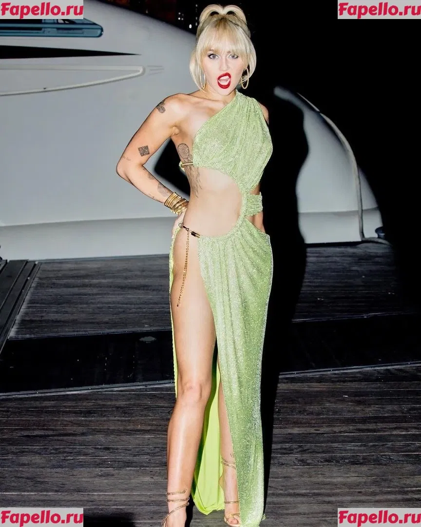 Miley Cyrus Onlyfans Photo Gallery 