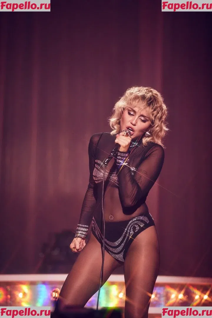 Miley Cyrus Onlyfans Photo Gallery 
