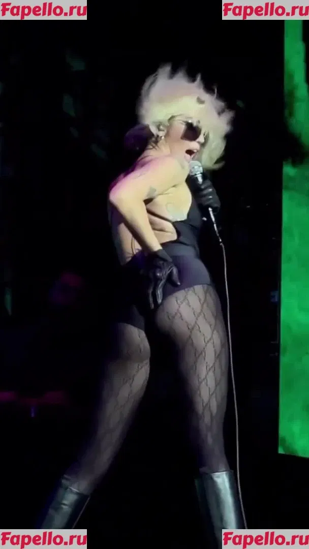 Miley Cyrus Onlyfans Photo Gallery 