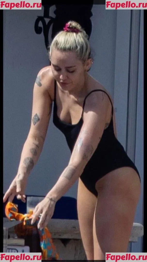 Miley Cyrus Onlyfans Photo Gallery 