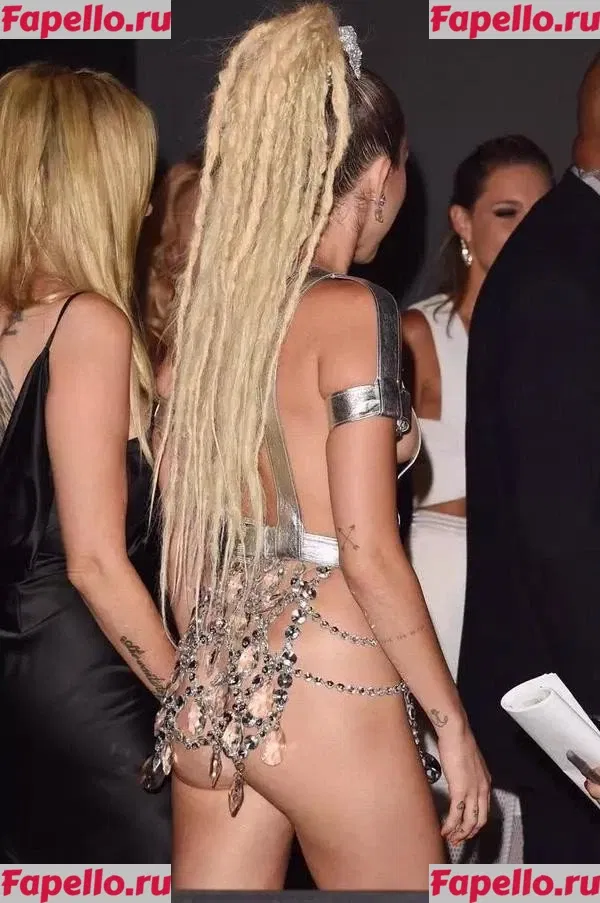 Miley Cyrus Onlyfans Photo Gallery 