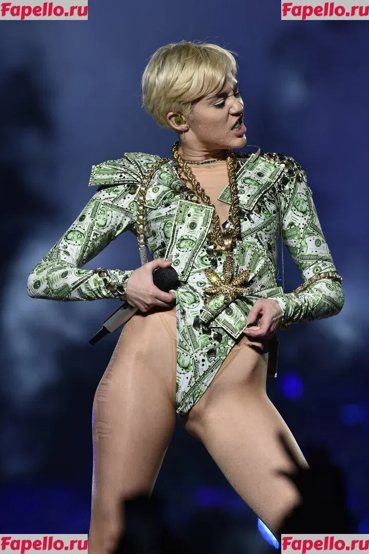 Miley Cyrus Onlyfans Photo Gallery 
