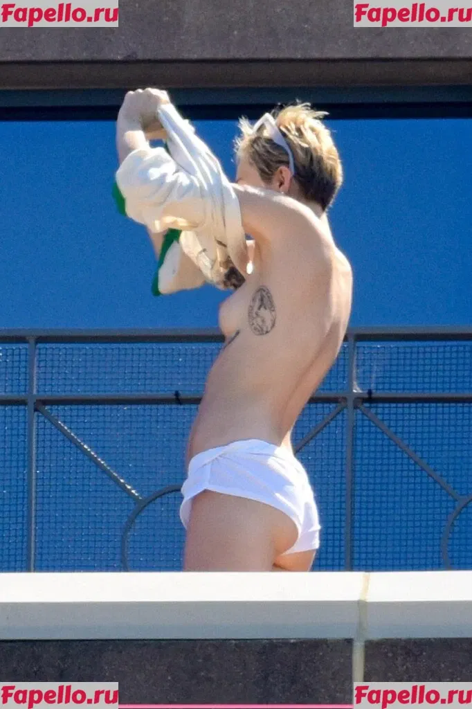 Miley Cyrus Onlyfans Photo Gallery 