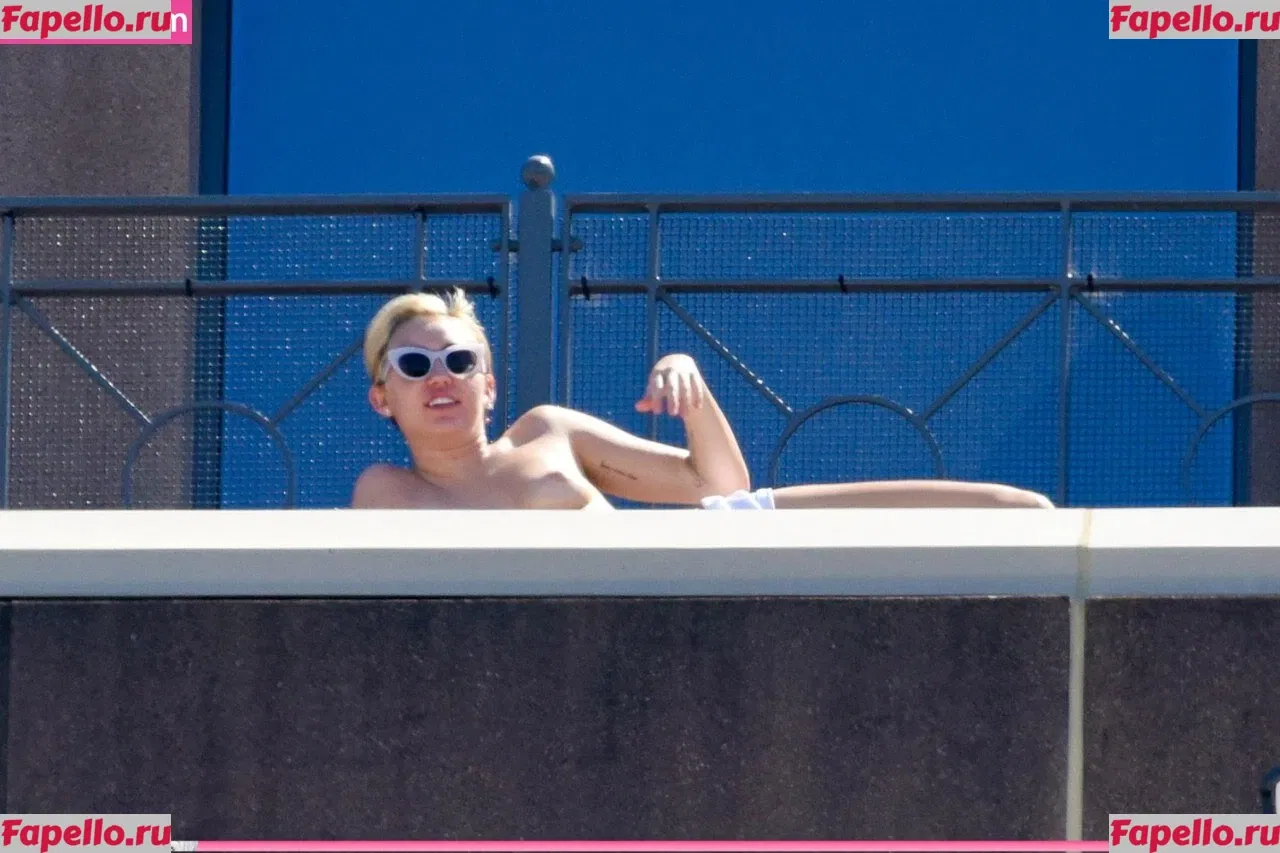 Miley Cyrus Onlyfans Photo Gallery 