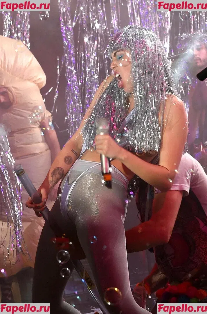 Miley Cyrus Onlyfans Photo Gallery 