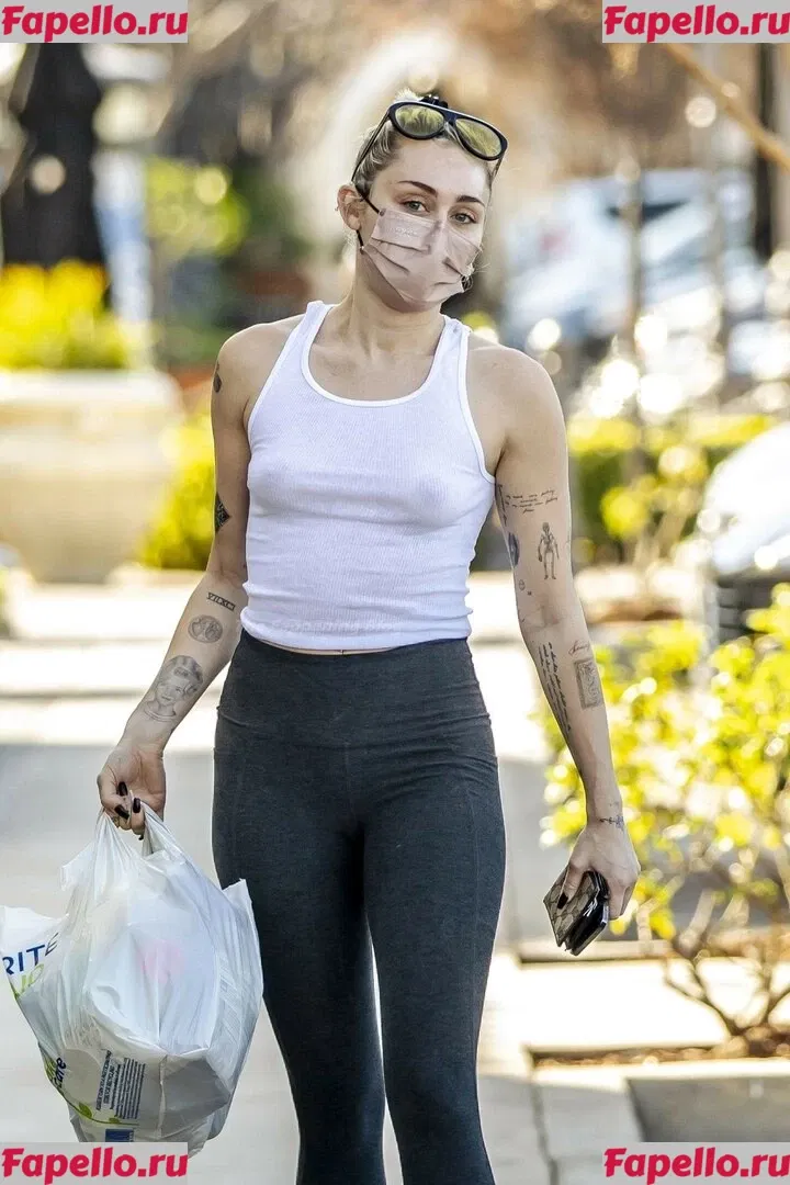 Miley Cyrus Onlyfans Photo Gallery 