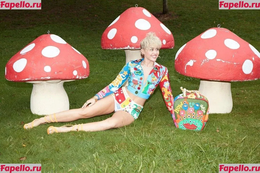 Miley Cyrus Onlyfans Photo Gallery 