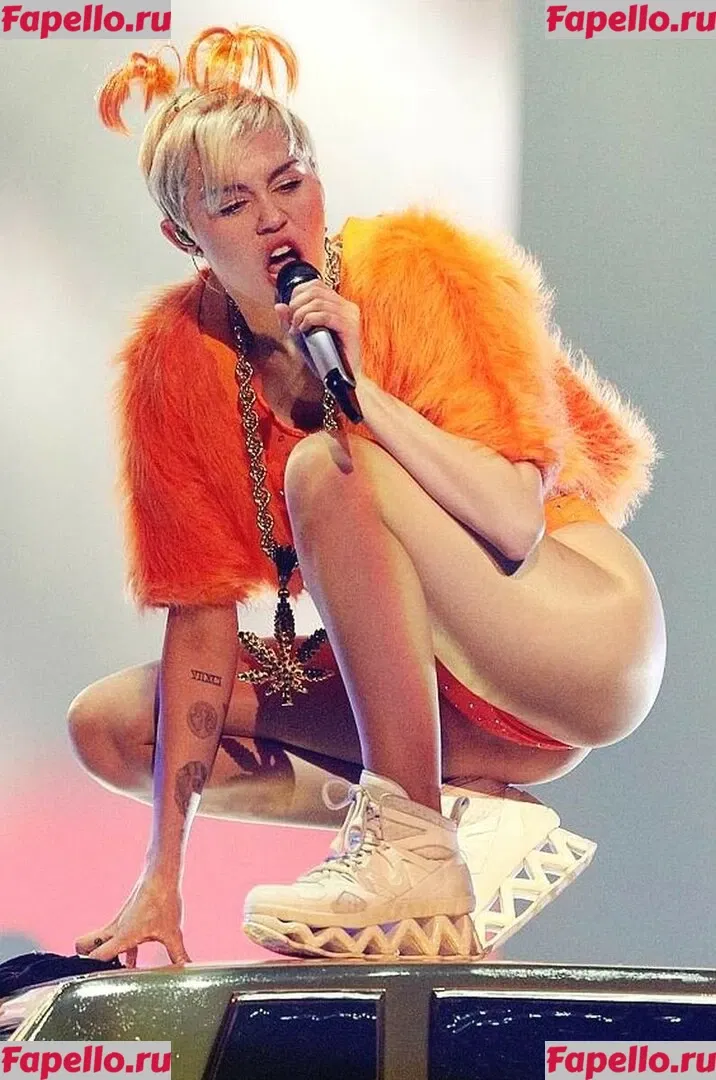 Miley Cyrus Onlyfans Photo Gallery 