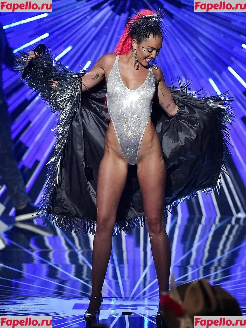 Miley Cyrus Onlyfans Photo Gallery 