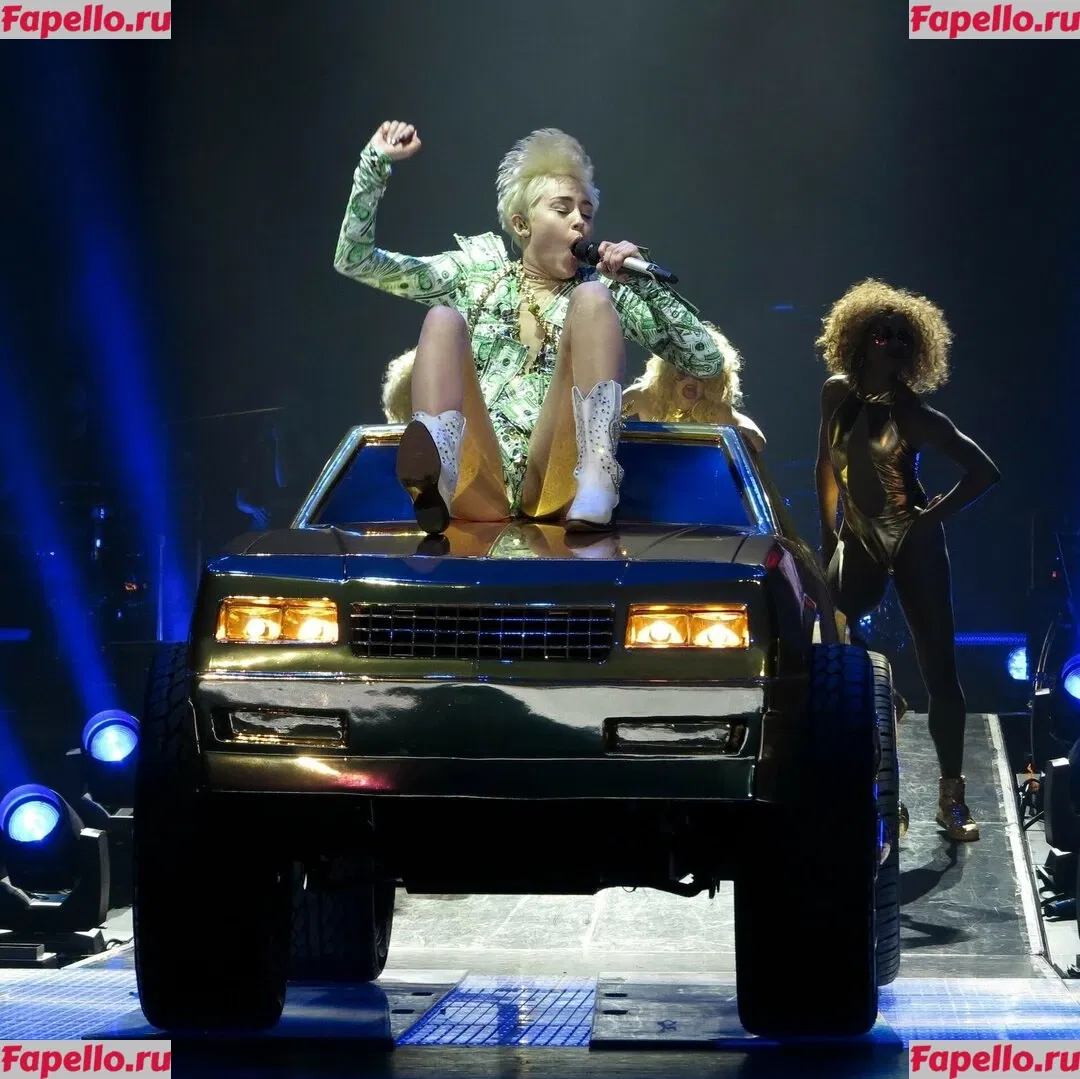 Miley Cyrus Onlyfans Photo Gallery 