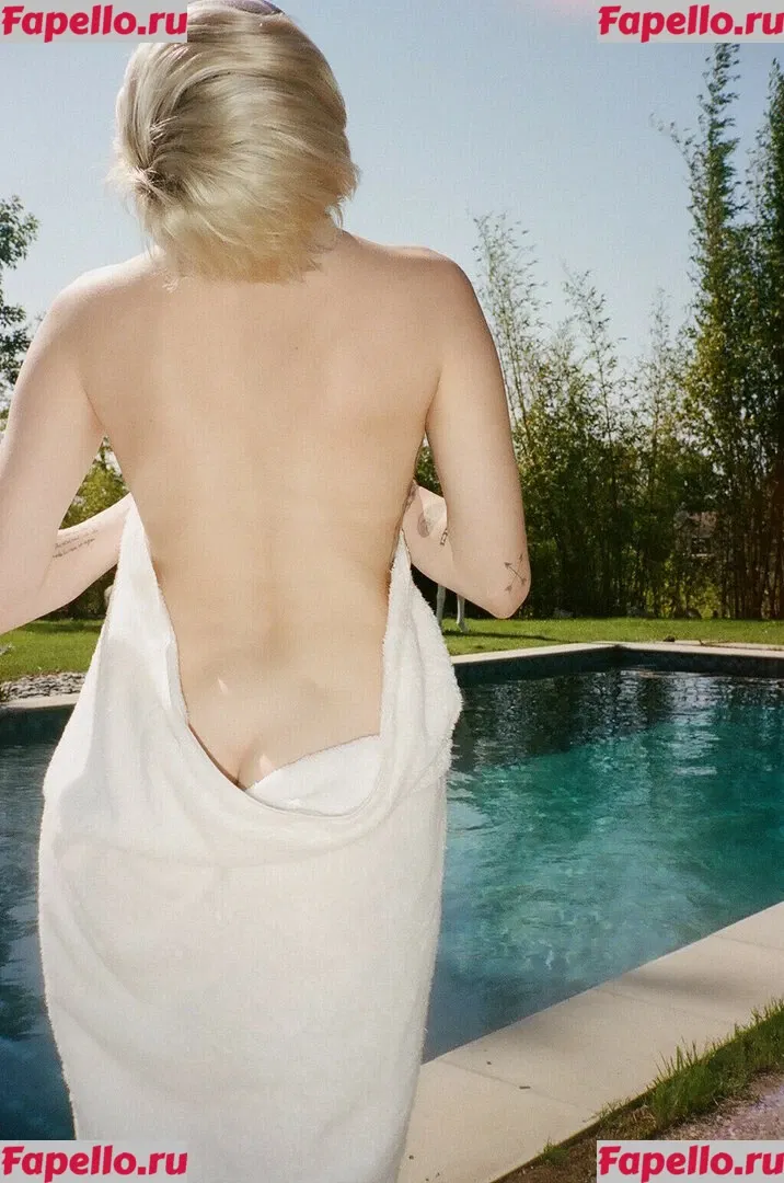 Miley Cyrus Onlyfans Photo Gallery 