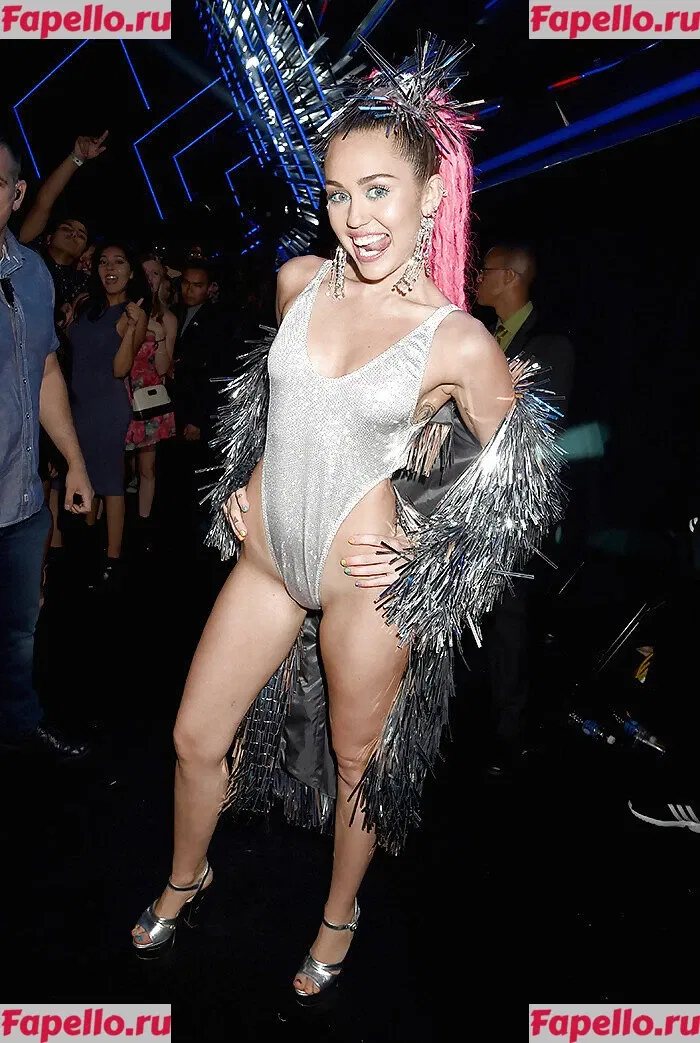 Miley Cyrus Onlyfans Photo Gallery 