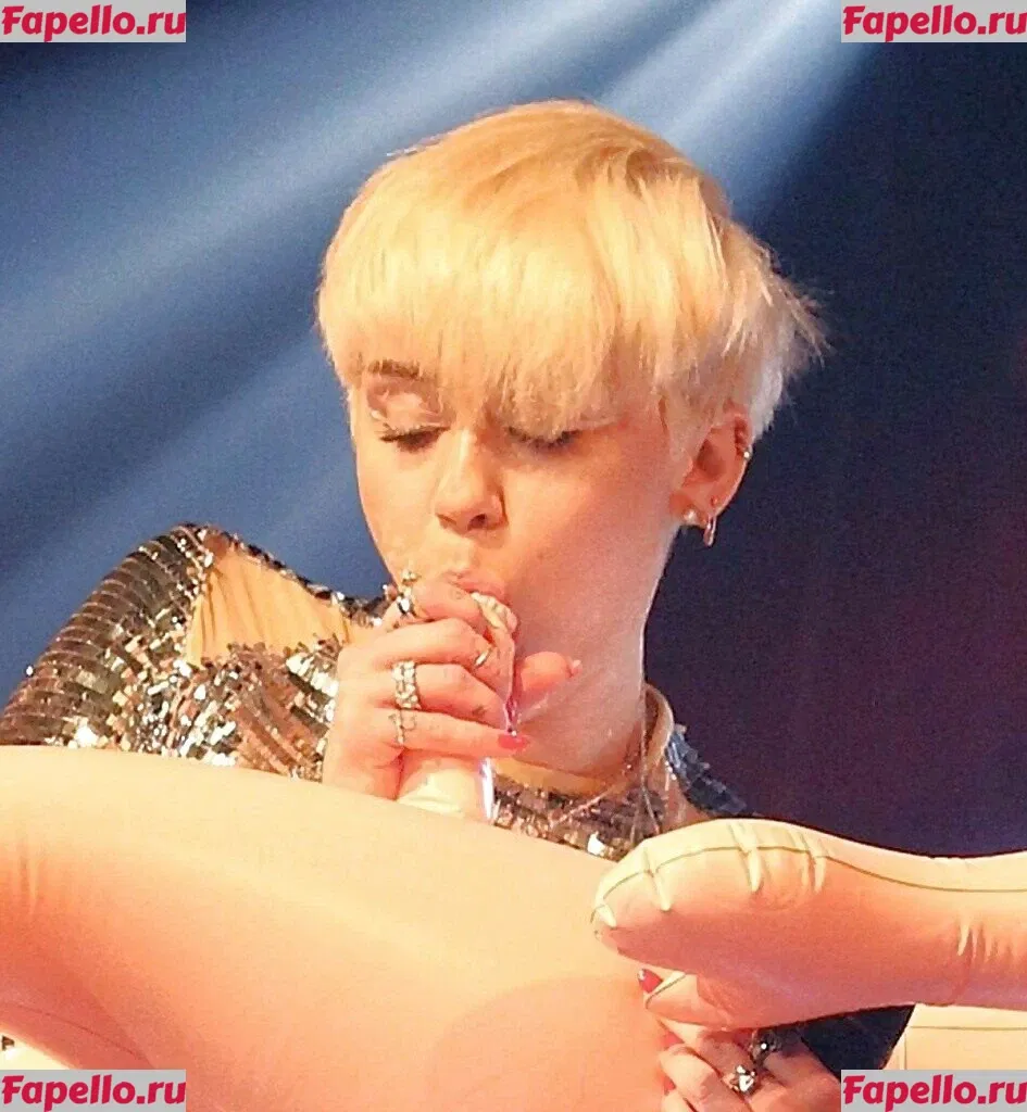 Miley Cyrus Onlyfans Photo Gallery 