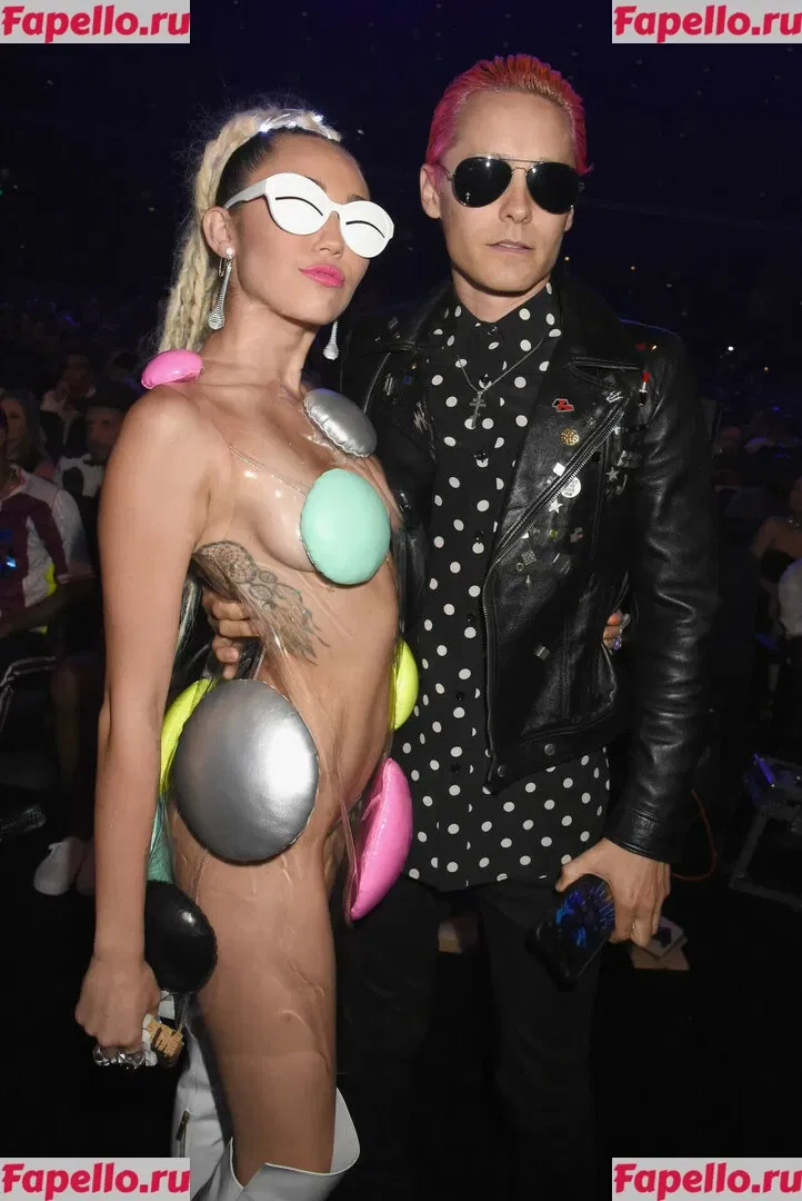 Miley Cyrus Onlyfans Photo Gallery 