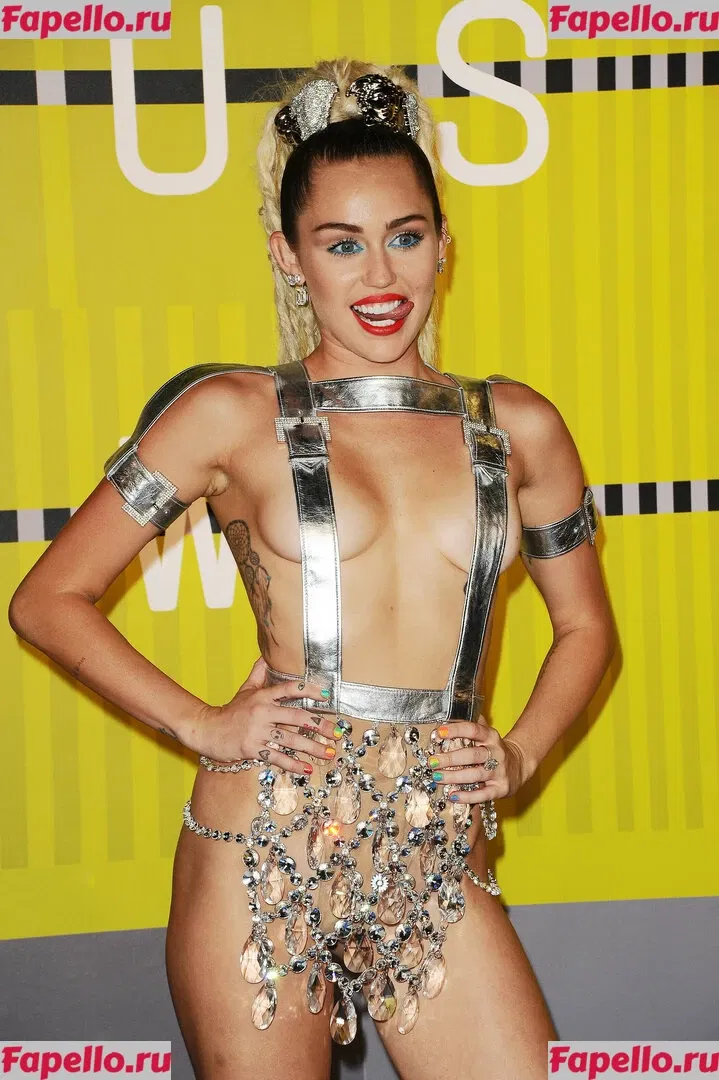 Miley Cyrus Onlyfans Photo Gallery 