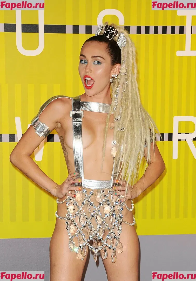 Miley Cyrus Onlyfans Photo Gallery 