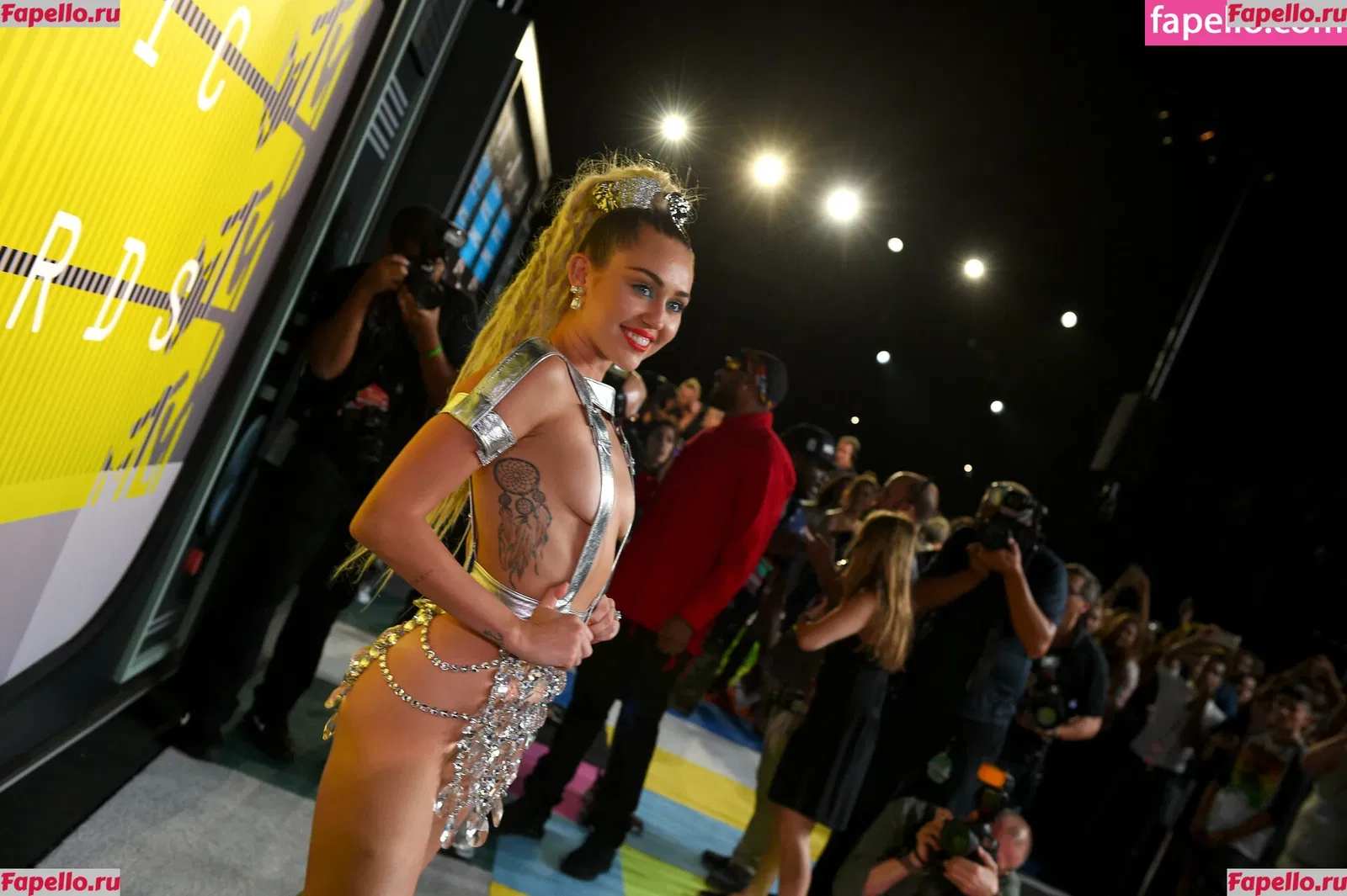 Miley Cyrus Onlyfans Photo Gallery 