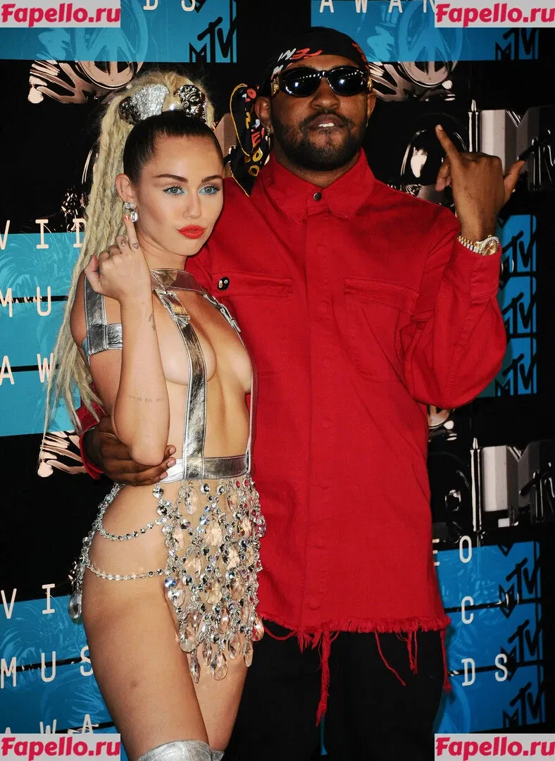 Miley Cyrus Onlyfans Photo Gallery 
