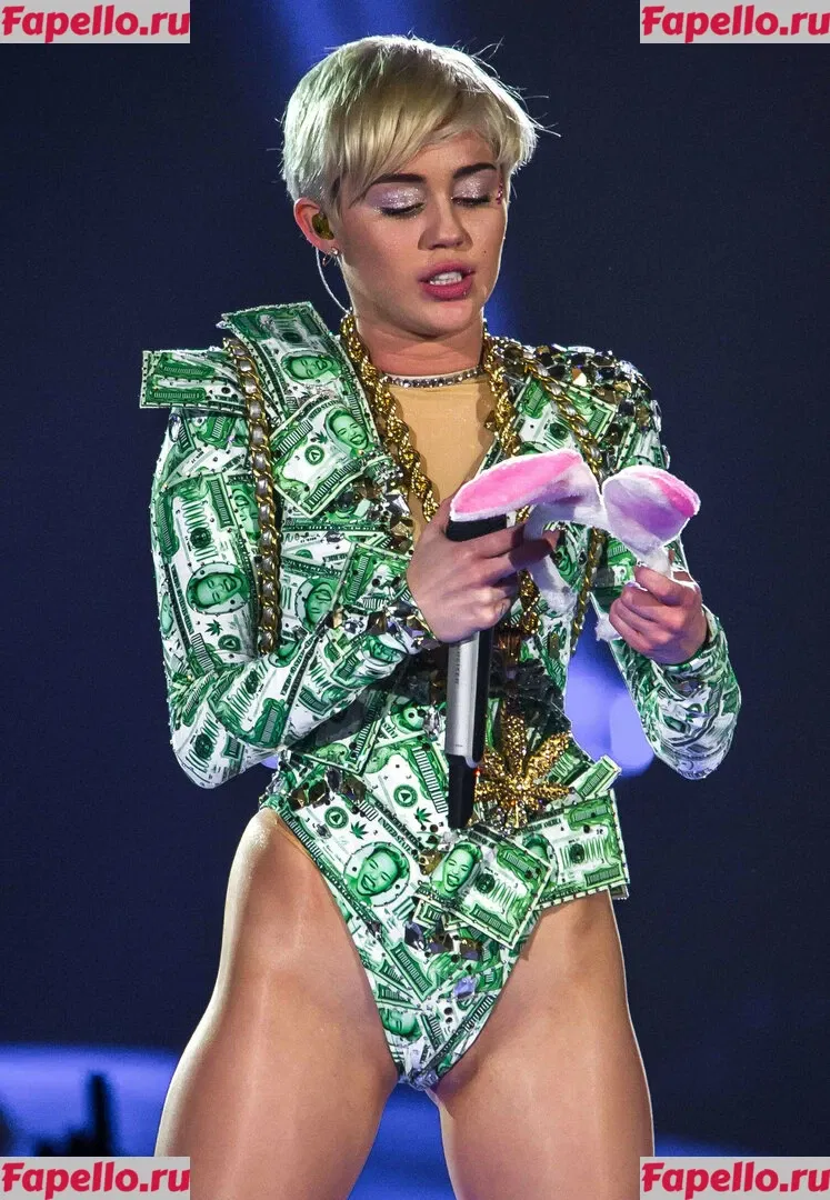 Miley Cyrus Onlyfans Photo Gallery 