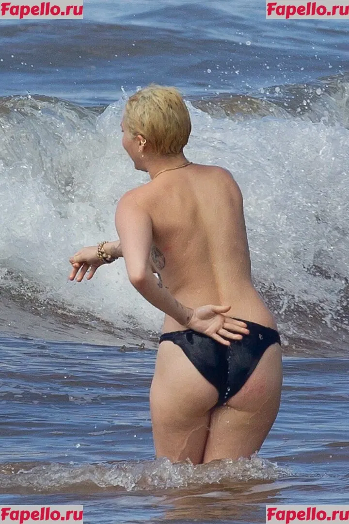 Miley Cyrus Onlyfans Photo Gallery 