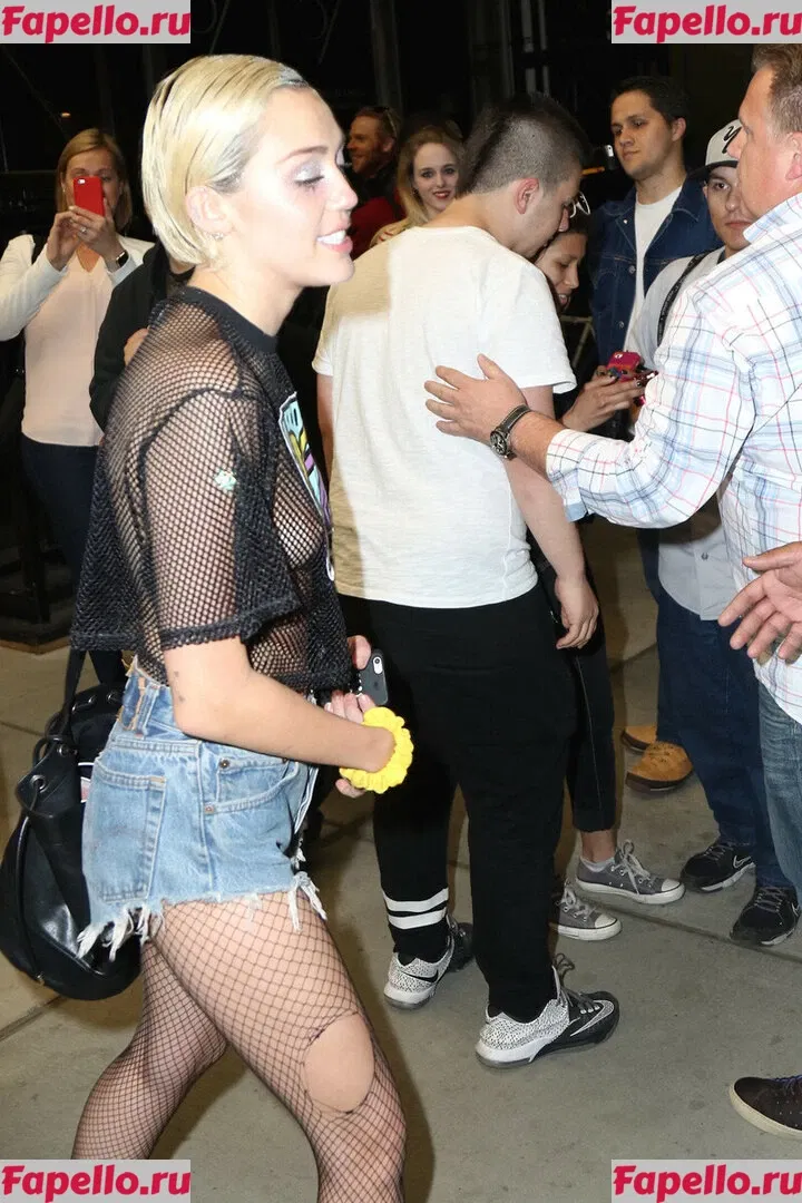 Miley Cyrus Onlyfans Photo Gallery 