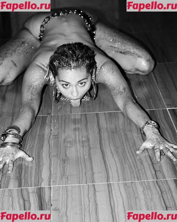 Miley Cyrus Onlyfans Photo Gallery 