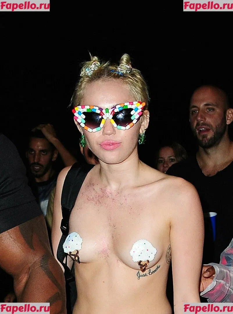 Miley Cyrus Onlyfans Photo Gallery 