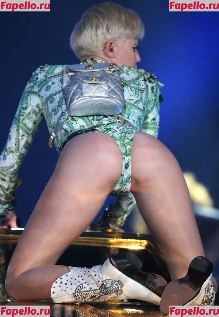 Miley Cyrus Onlyfans Photo Gallery 