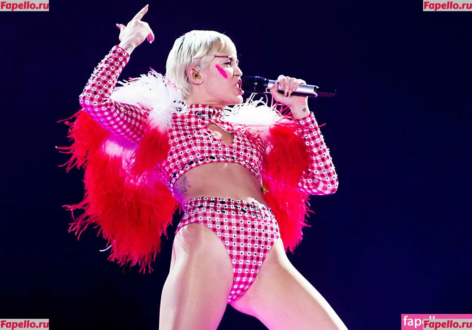 Miley Cyrus Onlyfans Photo Gallery 