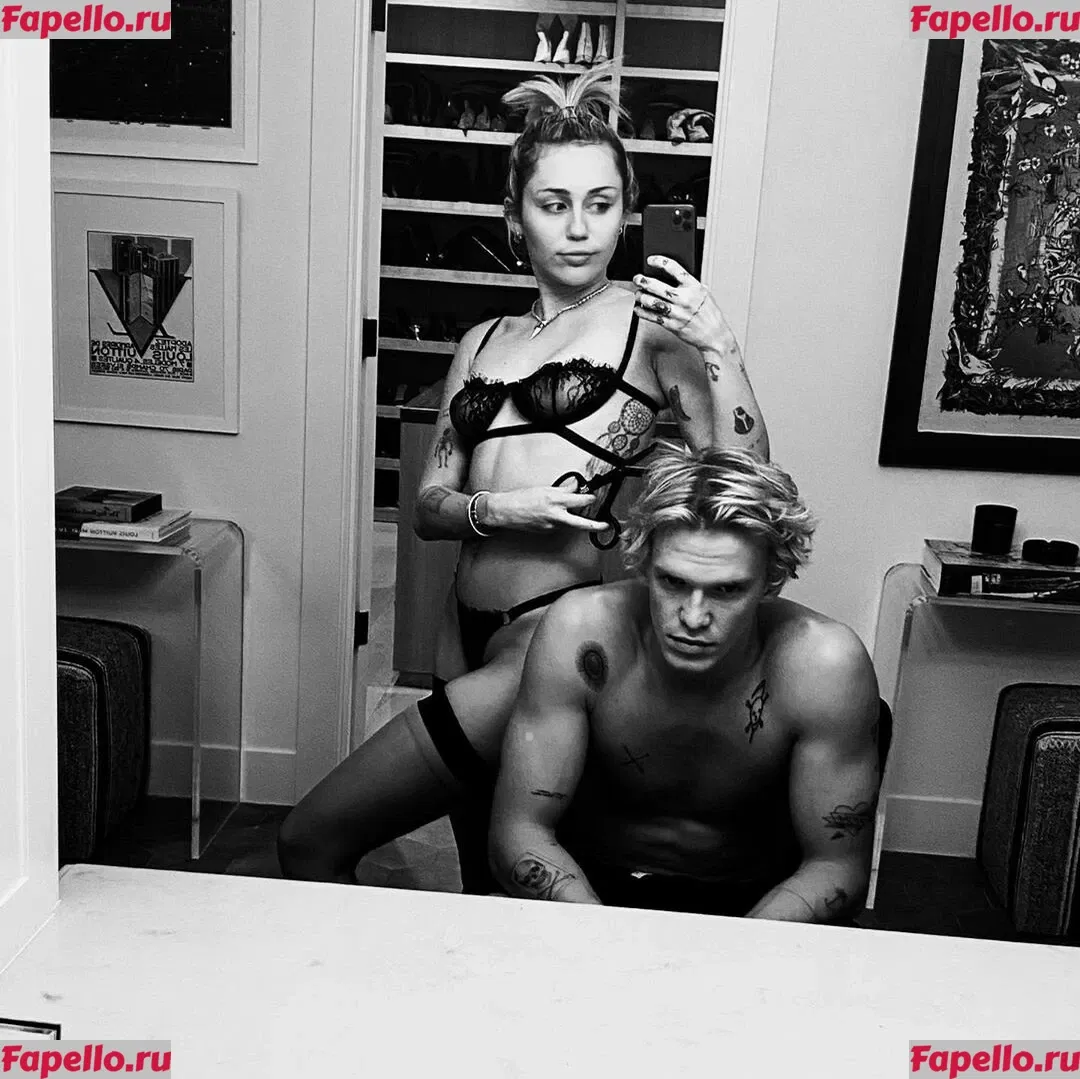 Miley Cyrus Onlyfans Photo Gallery 