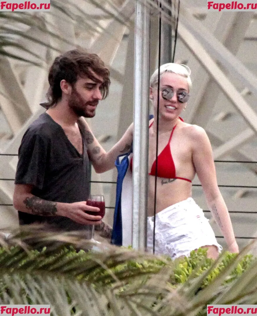 Miley Cyrus Onlyfans Photo Gallery 