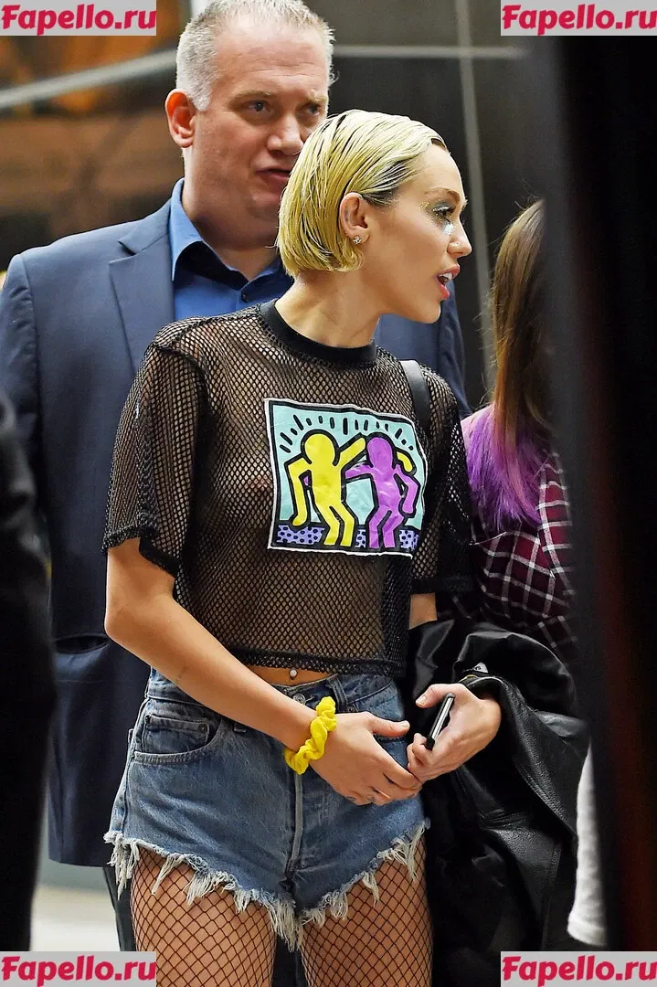 Miley Cyrus Onlyfans Photo Gallery 