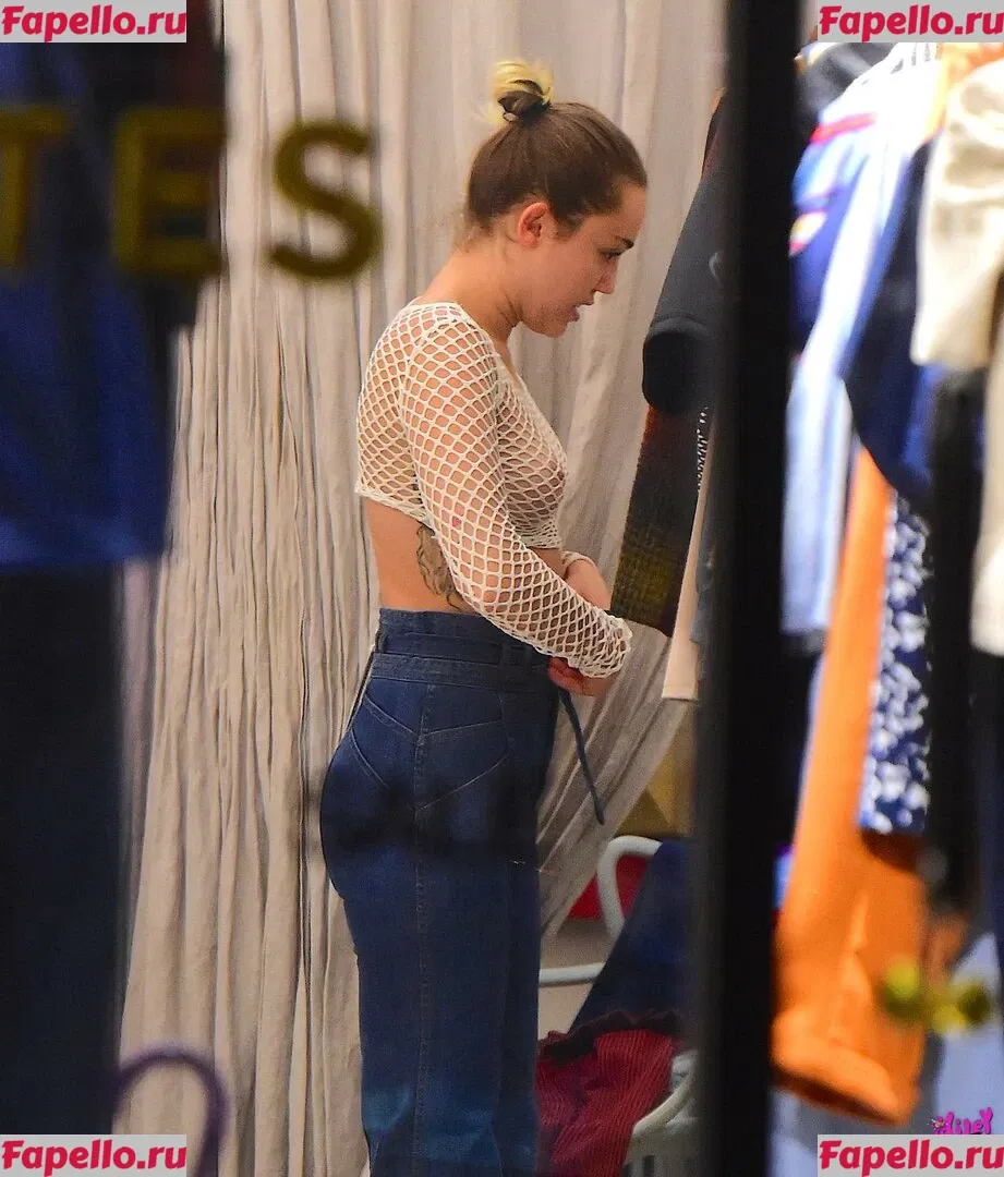 Miley Cyrus Onlyfans Photo Gallery 