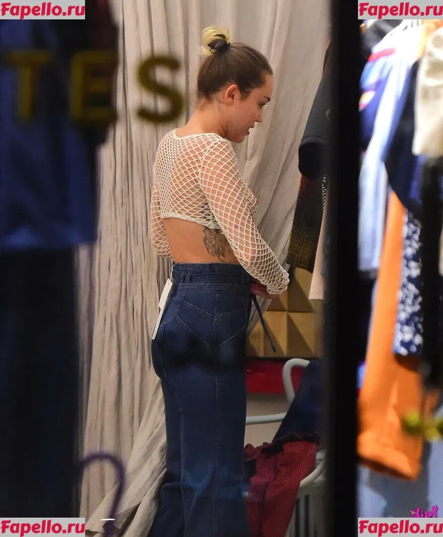 Miley Cyrus Onlyfans Photo Gallery 