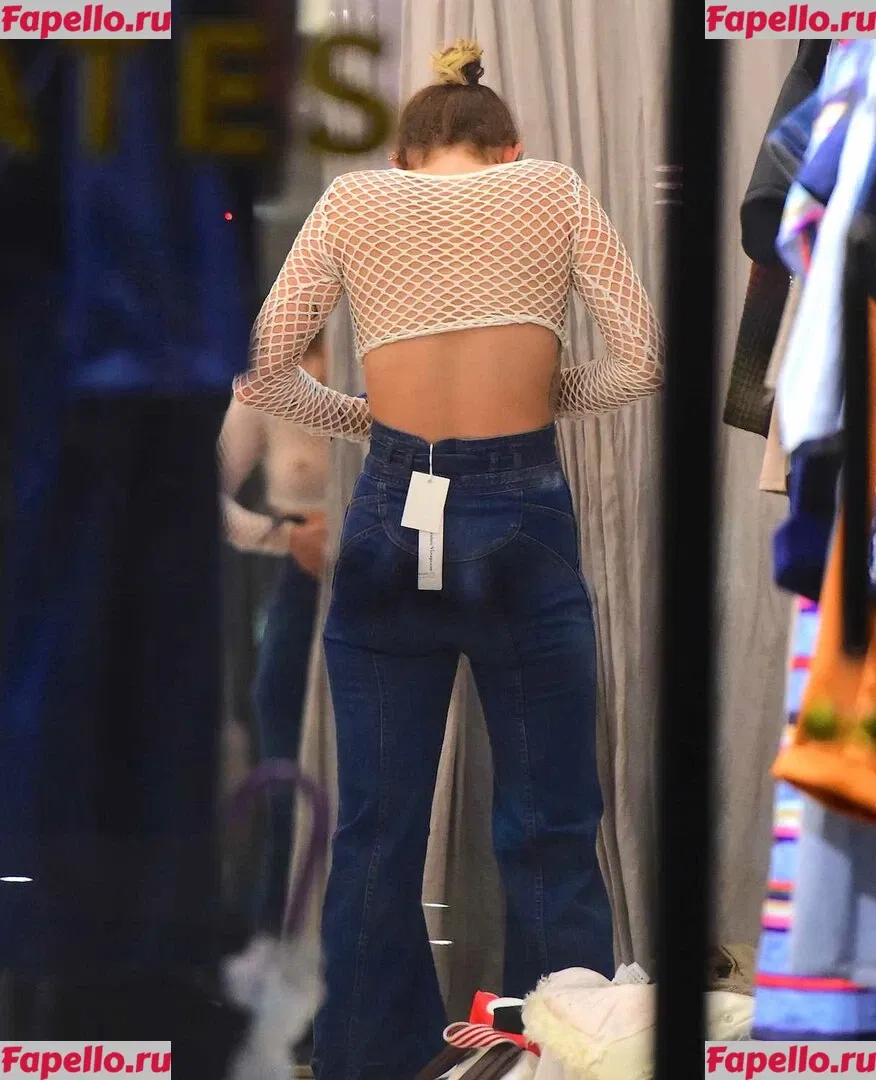 Miley Cyrus Onlyfans Photo Gallery 