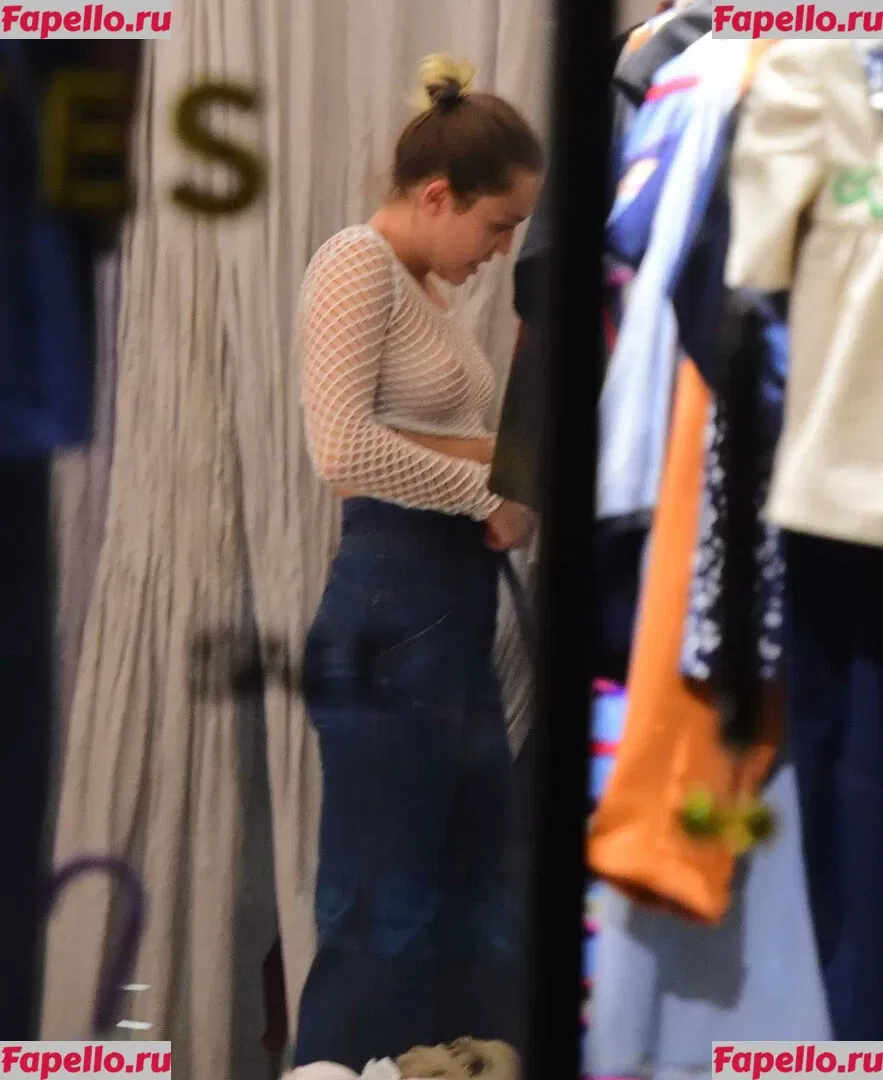 Miley Cyrus Onlyfans Photo Gallery 