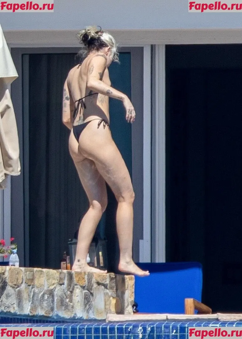 Miley Cyrus Onlyfans Photo Gallery 