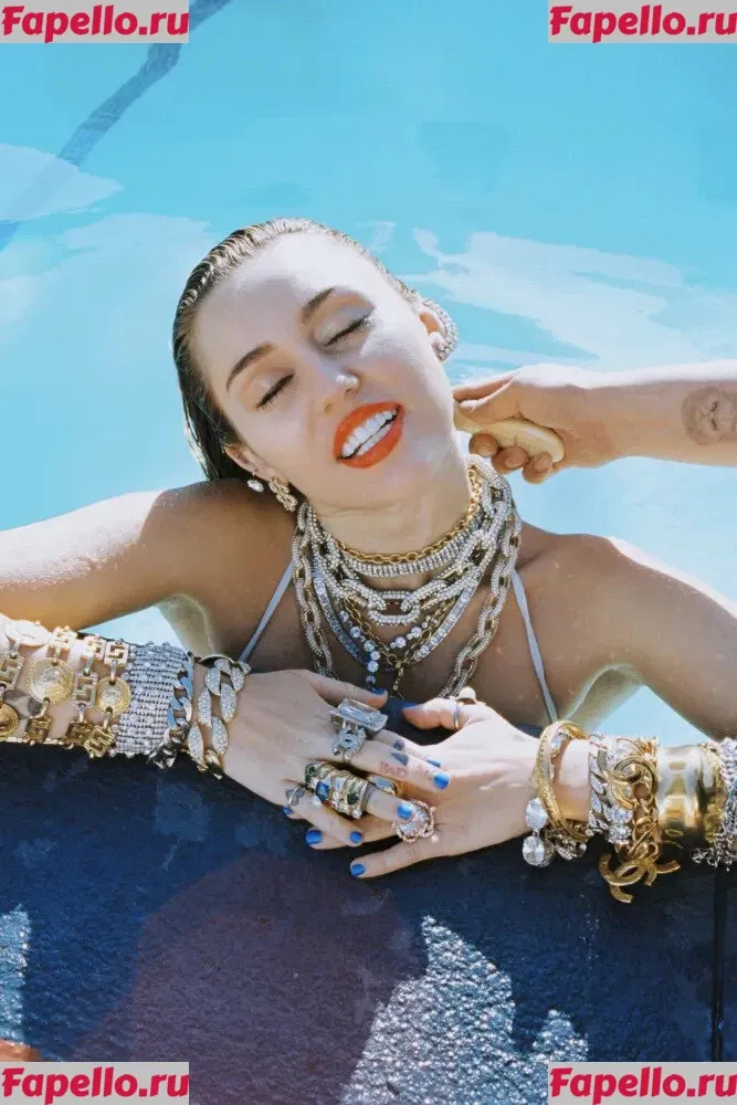 Miley Cyrus Onlyfans Photo Gallery 