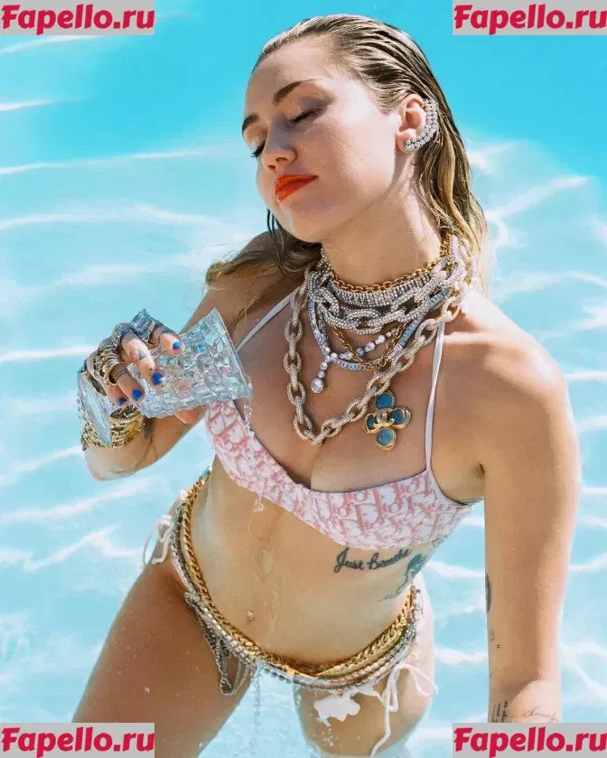 Miley Cyrus Onlyfans Photo Gallery 