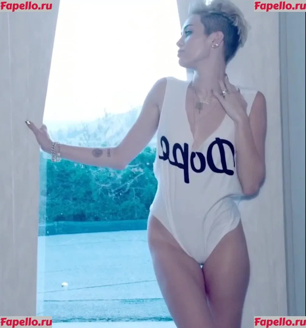 Miley Cyrus Onlyfans Photo Gallery 