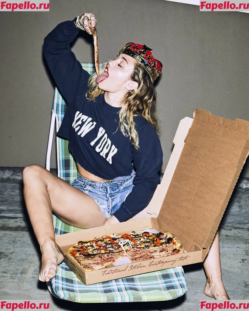 Miley Cyrus Onlyfans Photo Gallery 