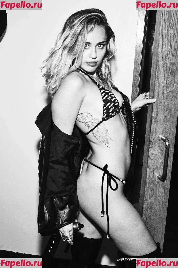 Miley Cyrus Onlyfans Photo Gallery 