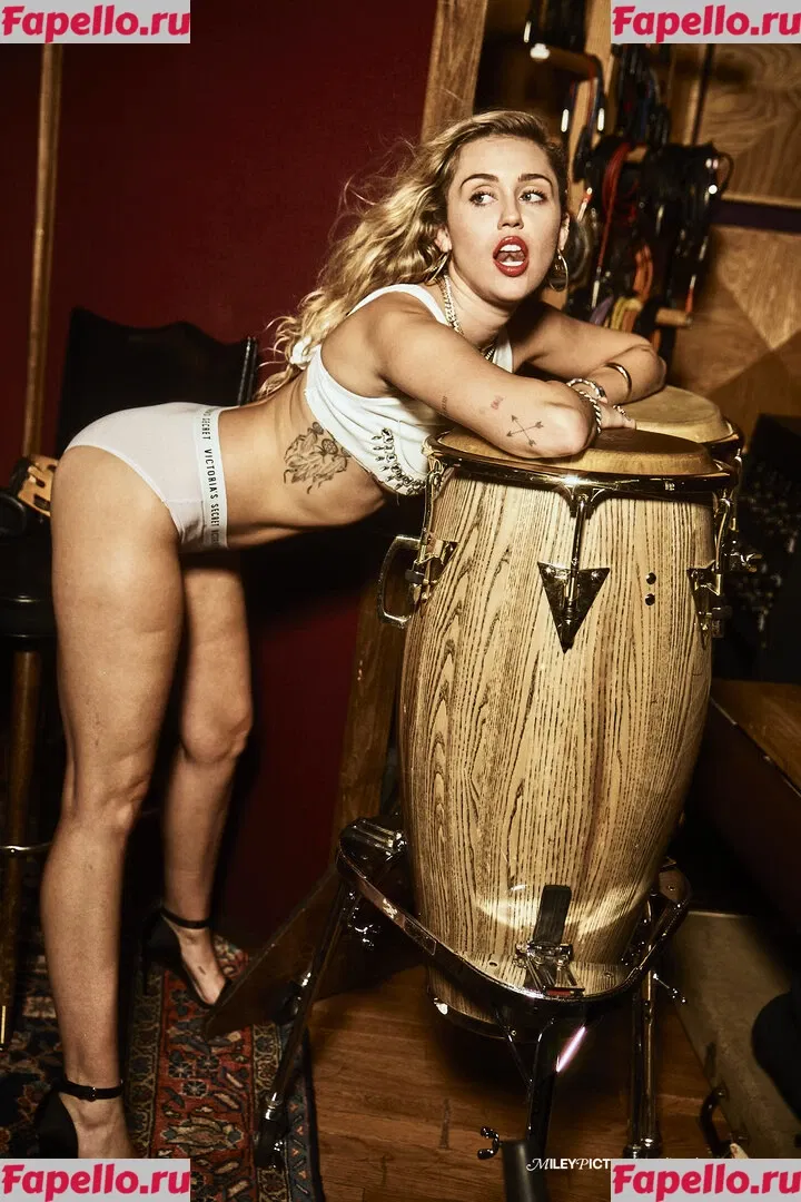 Miley Cyrus Onlyfans Photo Gallery 