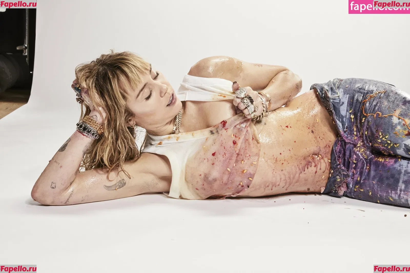 Miley Cyrus Onlyfans Photo Gallery 