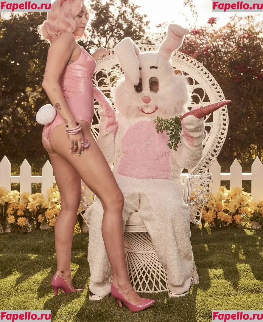 Miley Cyrus Onlyfans Photo Gallery 