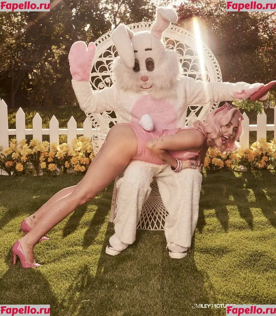 Miley Cyrus Onlyfans Photo Gallery 