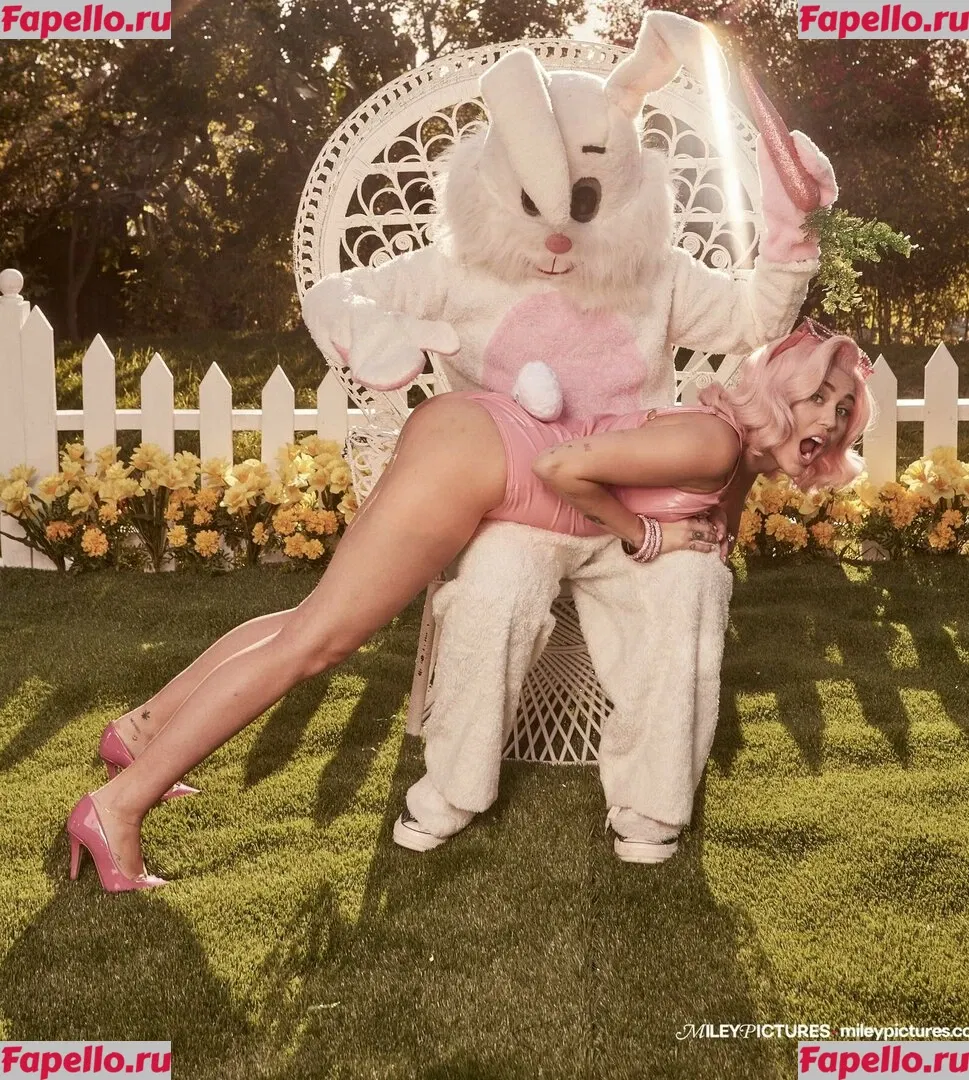 Miley Cyrus Onlyfans Photo Gallery 