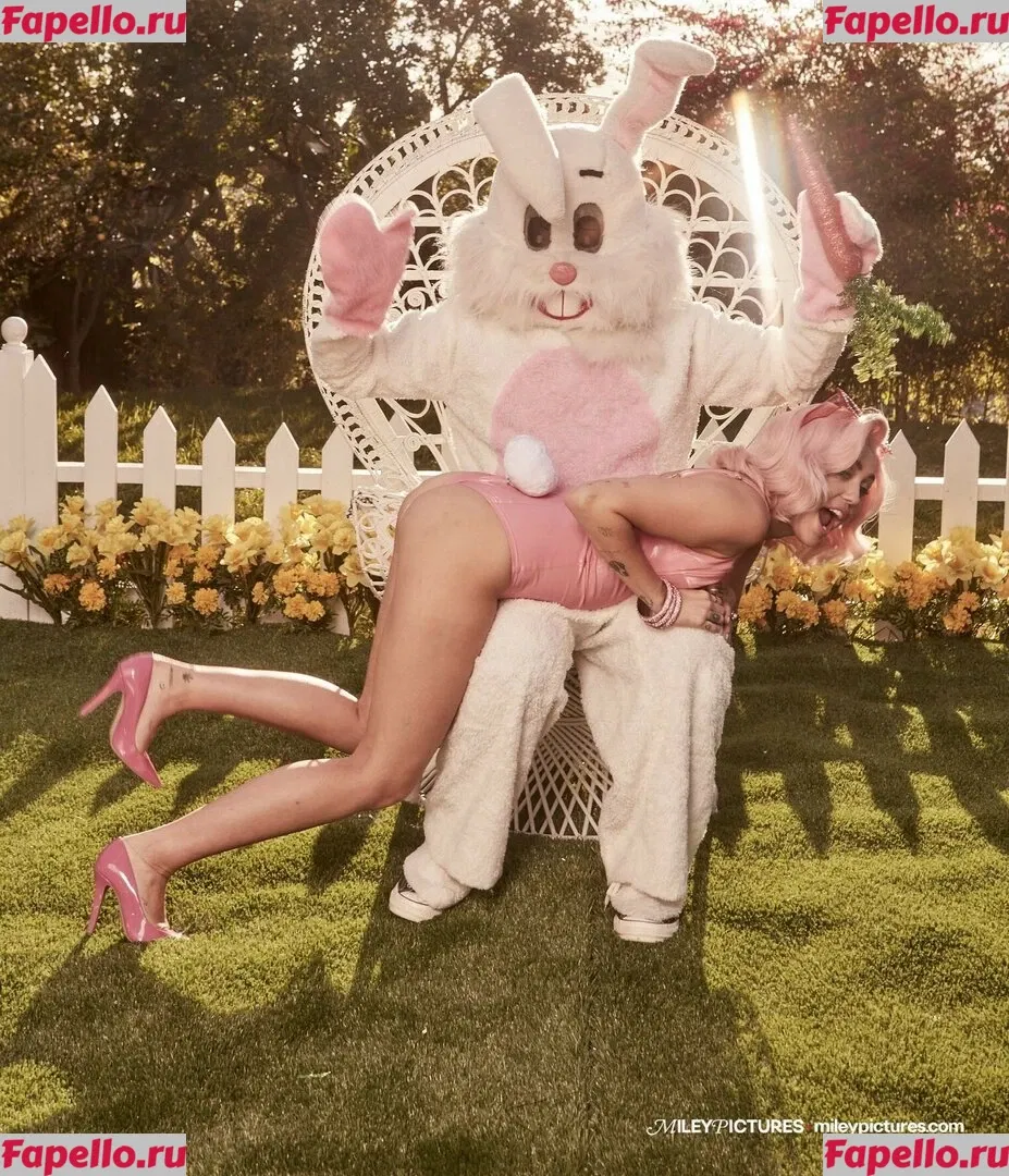 Miley Cyrus Onlyfans Photo Gallery 