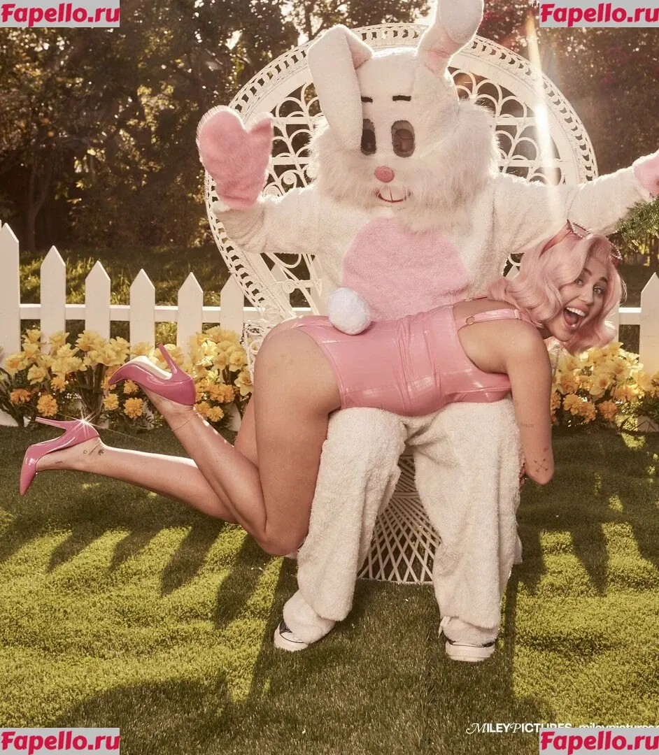 Miley Cyrus Onlyfans Photo Gallery 