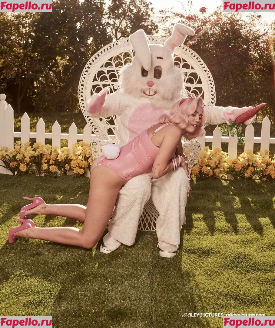 Miley Cyrus Onlyfans Photo Gallery 